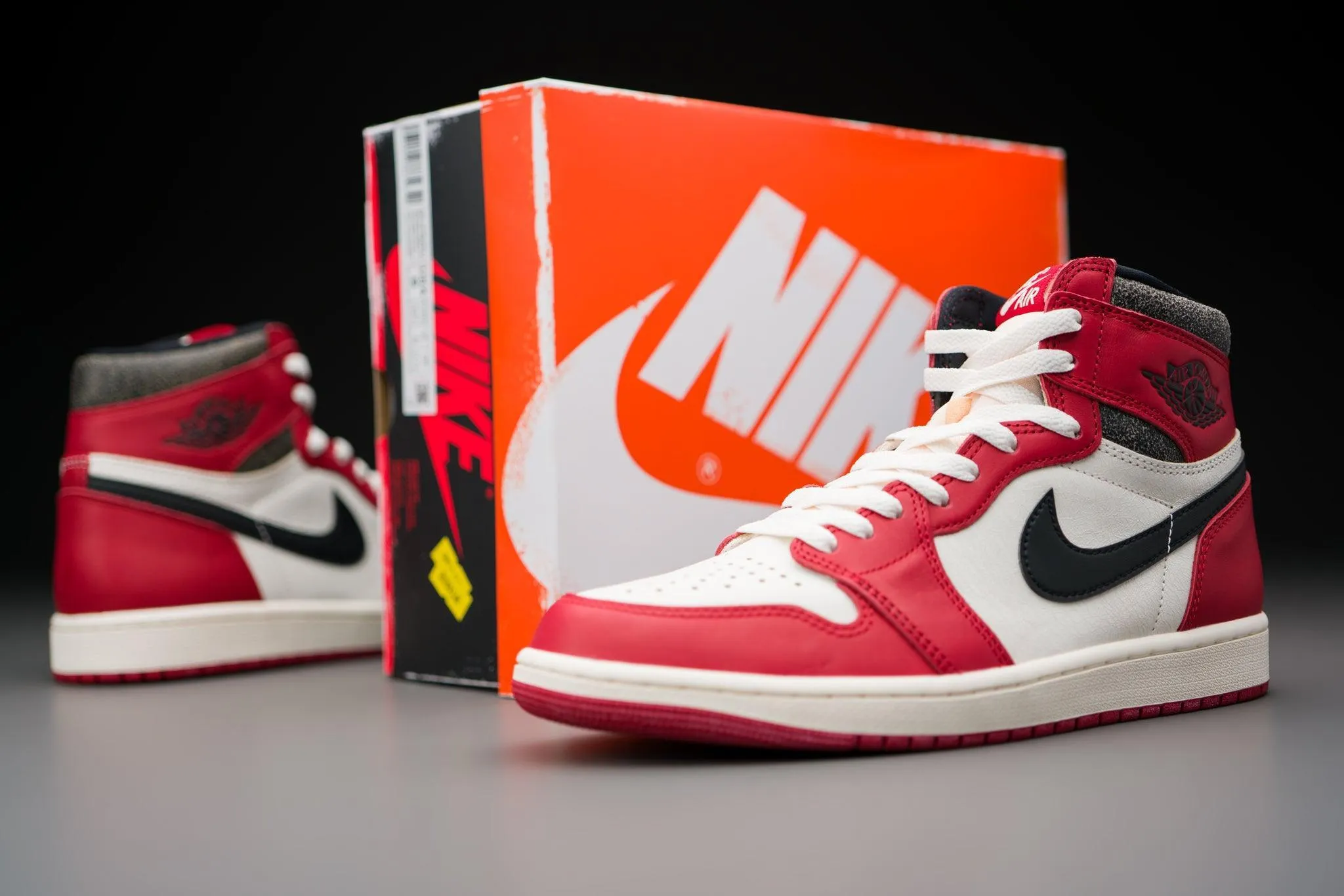 Air Jordan 1 Retro High OG Chicago Lost and Found