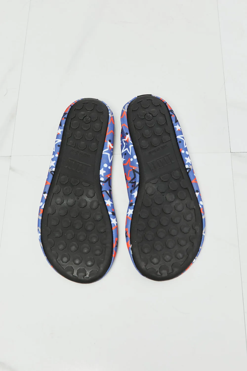 *APP EXCLUSIVE* On The Shore Water Shoes in Navy