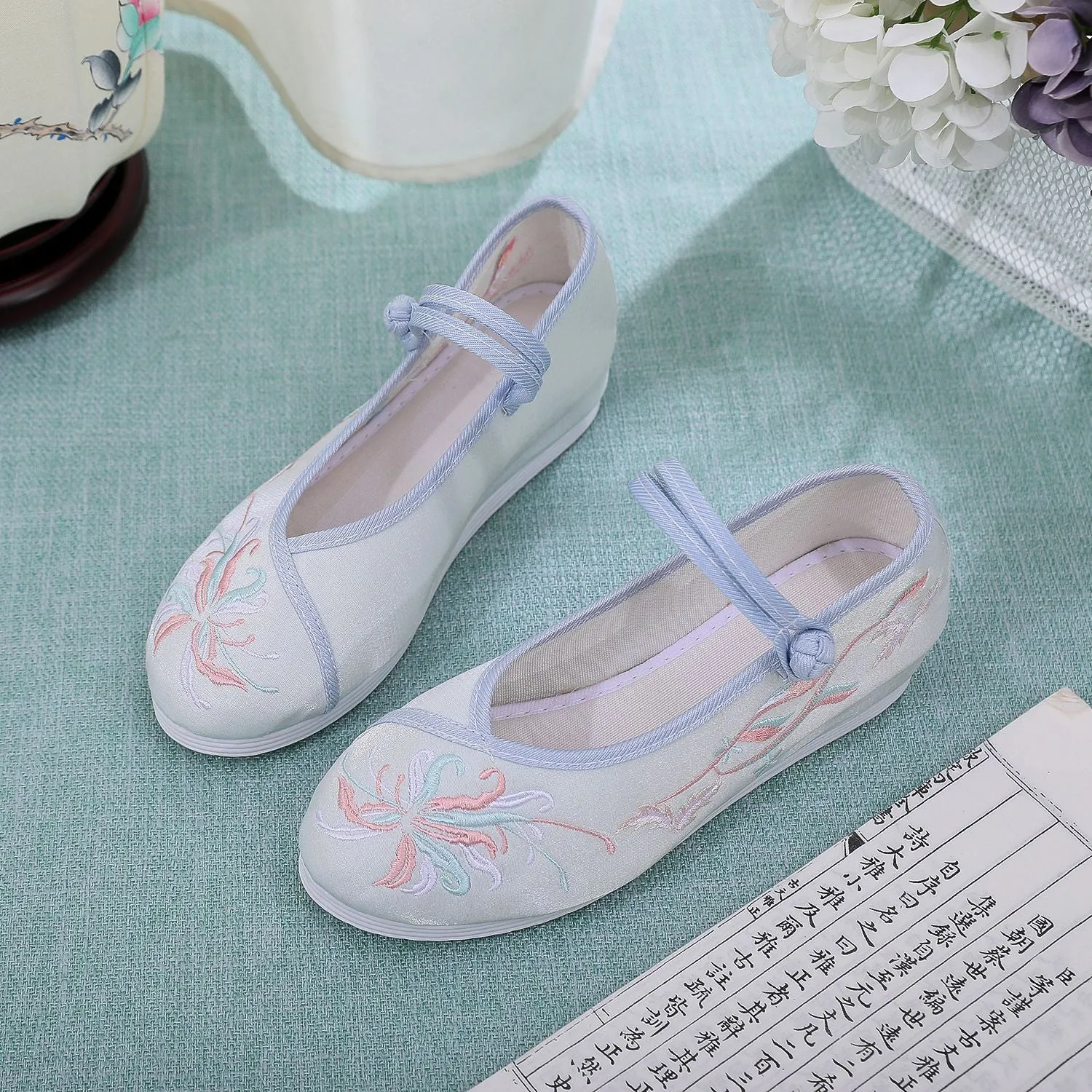 Flat Round Toe Embroidered For Han Heels