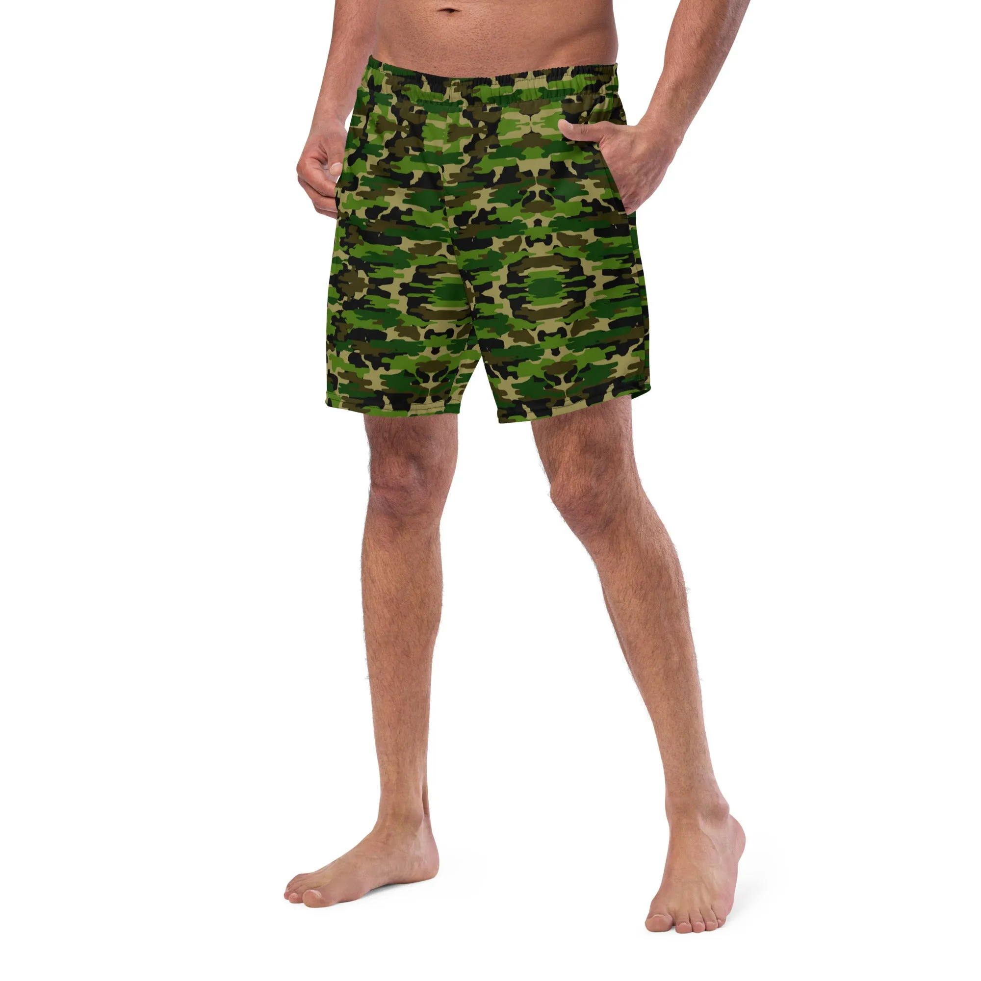 Green Camo Men's Swim Trunks, Army Military Camouflaged Print Cute Quick Drying Comfortable Swim Trunks For Men - Made in USA/EU/MX