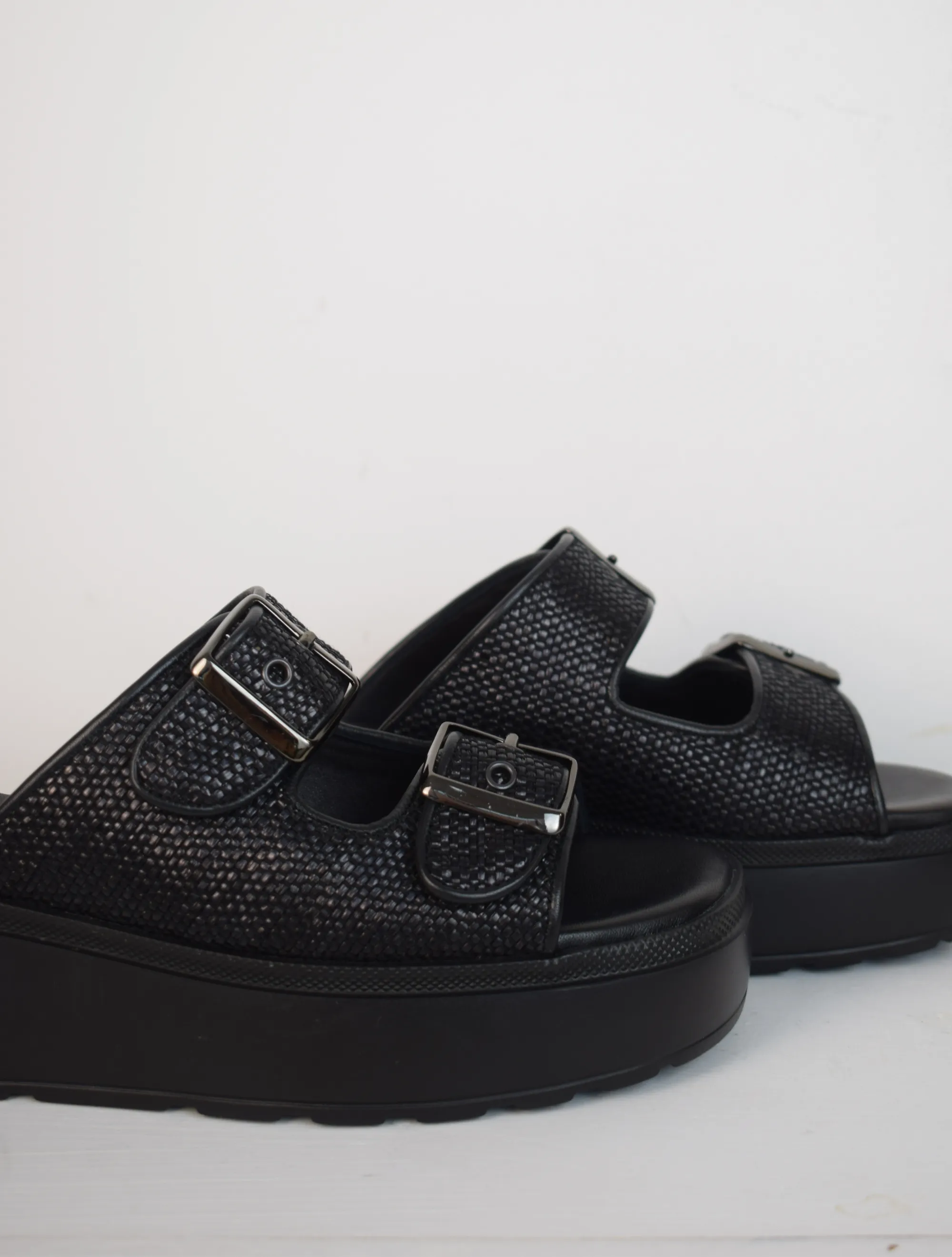 Samui Raffia Slider Black