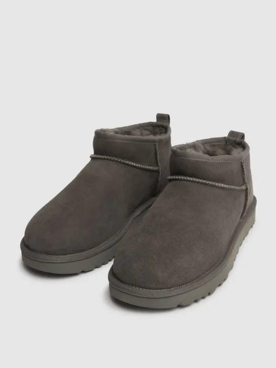 Ugg   10mm Classic Ultra Mini shearling boots 